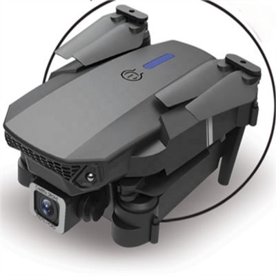 Беспилотник E88 Pro с регулируемым углом камеры и многоточечным планированием маршрута, поддерживаемым батареей контроллера 3XAA